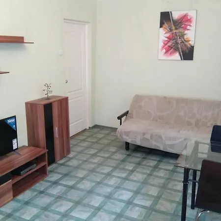 Гостьовий будинок Quiet And Cozy In The Center Near The Old Town